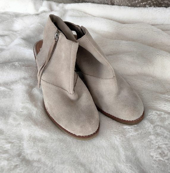 Dolce Vita Beige Clogs - Picture 1 of 6